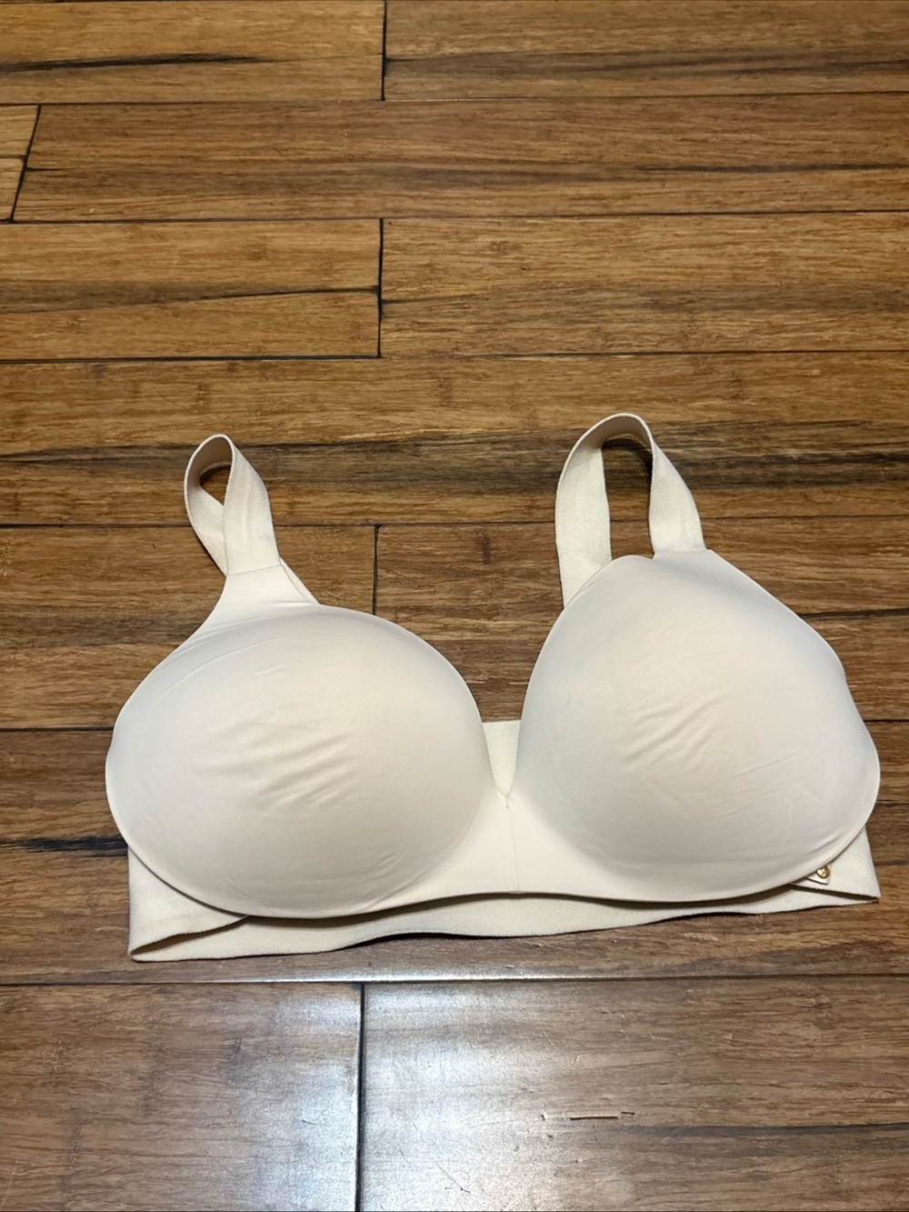 Victoria's Secret Beige No Wire Bra Padded Lace Back Size 36DD - Picture 2 of 6